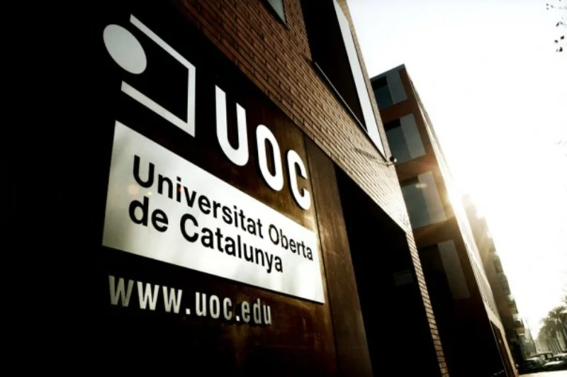 Becas de matrícula de máster universitario para estudiantes sobresalientes de Perú - UOC, 2021-2022