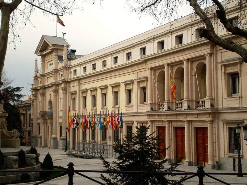 Becas de formación sobre comunicación institucional del Senado de España, 2024